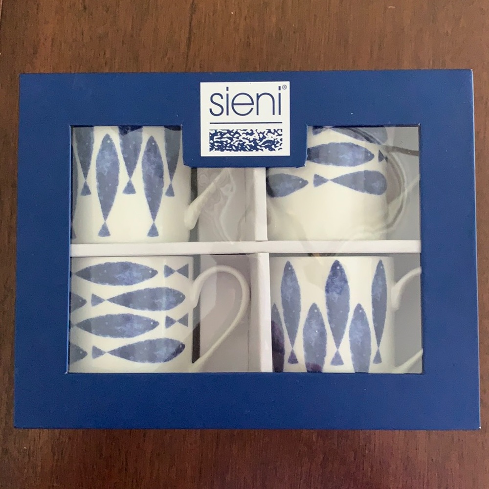 Queens by Churchill Sieni Fishie on a Dishie mugs set